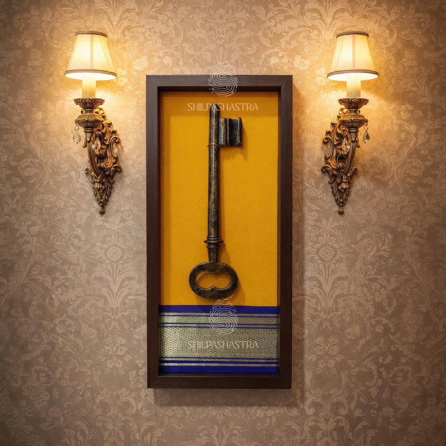 Chettinad Antique Saavy (Key) Fiber Idol Frame – Traditional Wall Decor (14.75x6.5 Inch)