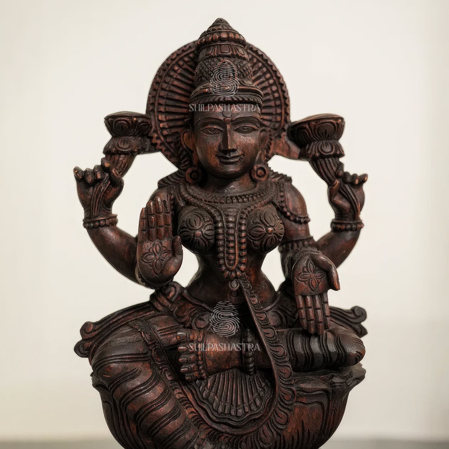 Goddess Lakshmi Idol – Traditional South Indian Art