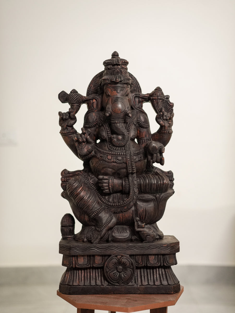 Sri Vinayaka Ganesha Idol – Handcrafted South Indian Art