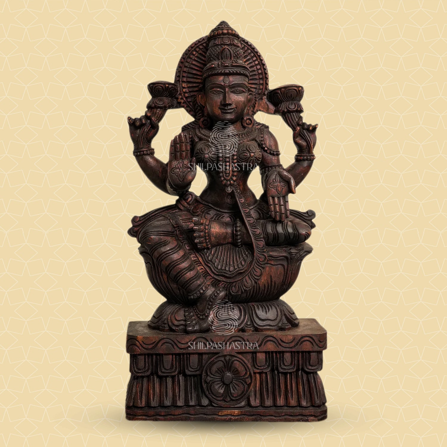 Goddess Lakshmi Idol – Traditional South Indian Art