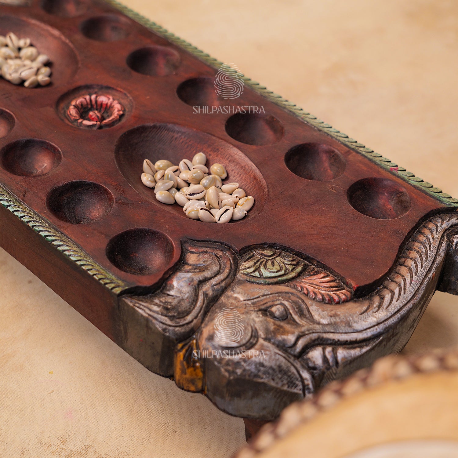 Hand Carved Mahogany Pallanguli Board with Elephant Motif & Floral Border – Traditional Mancala Game