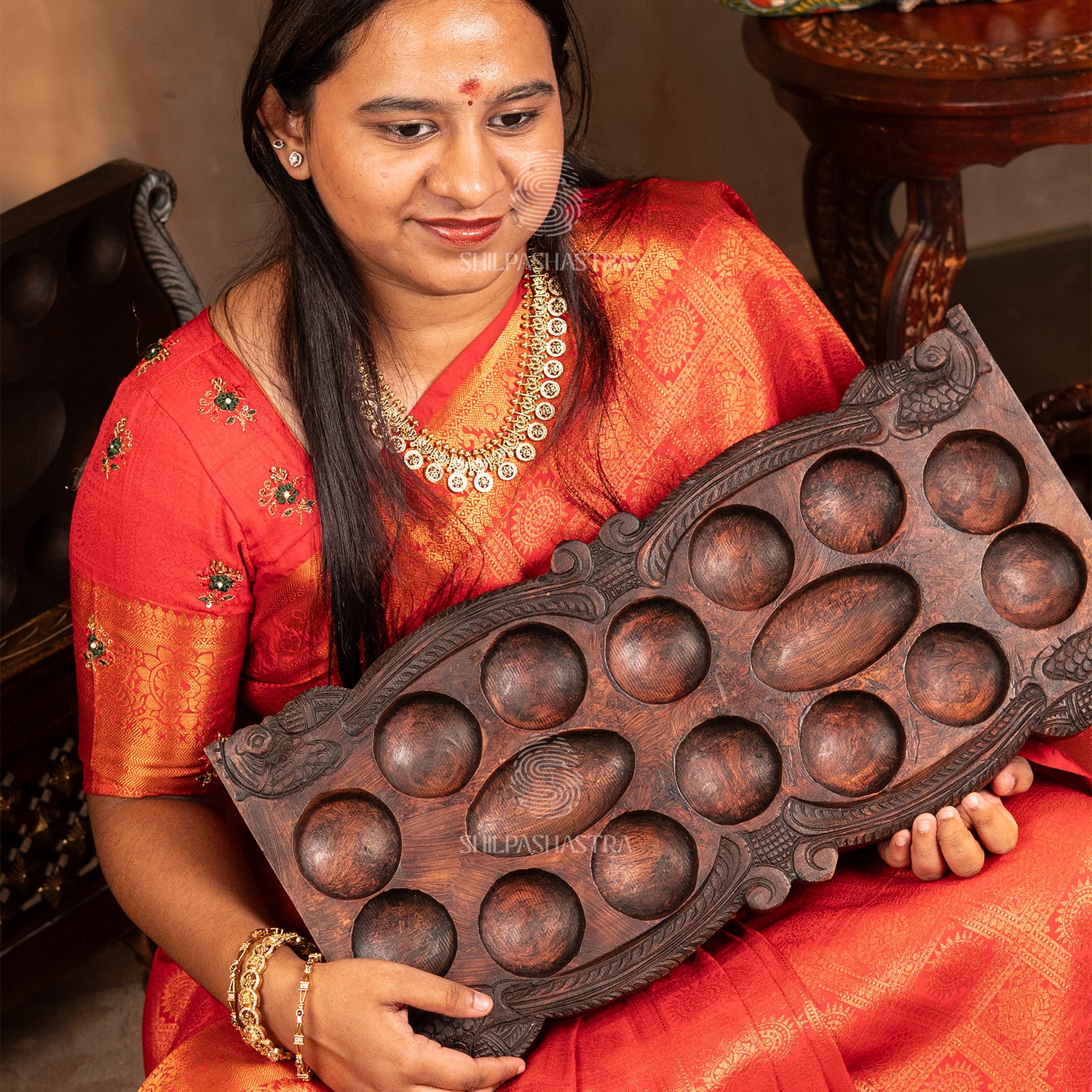 Hand Carved Rosewood Pallanguli Board with Parrot Motif – Traditional Mancala Game
