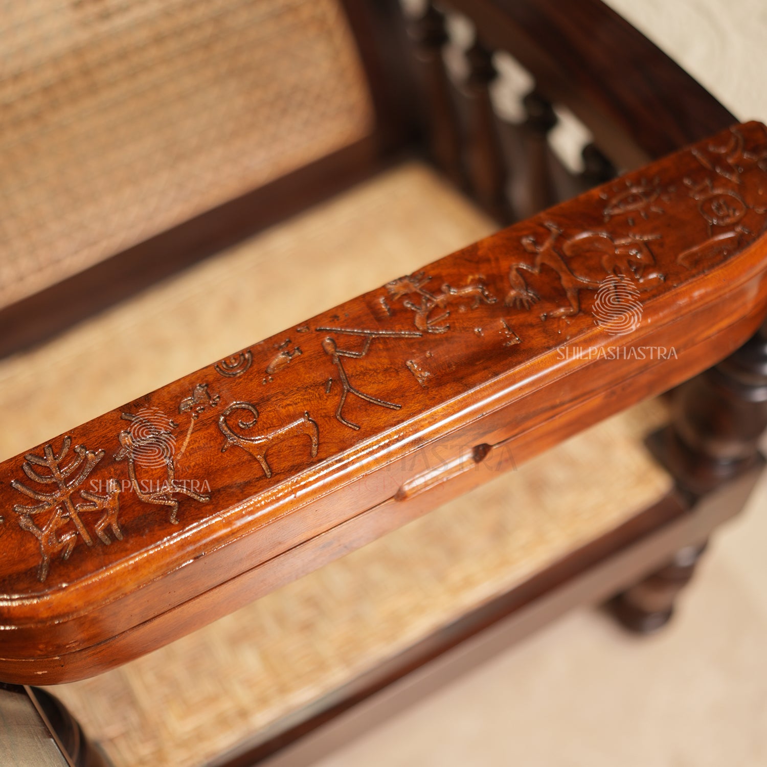 Handcrafted Mahogany Oval Folding Pallanguzhi (14 Pits) with Tribal Carvings