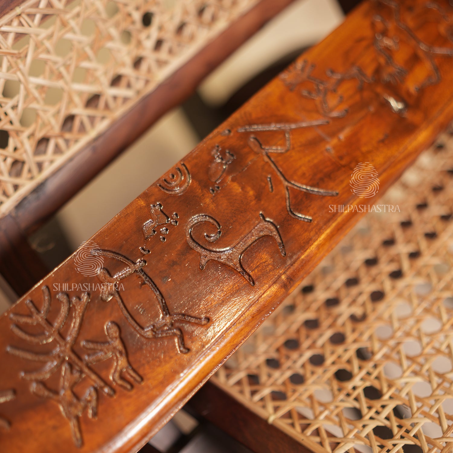 Handcrafted Mahogany Oval Folding Pallanguzhi (14 Pits) with Tribal Carvings