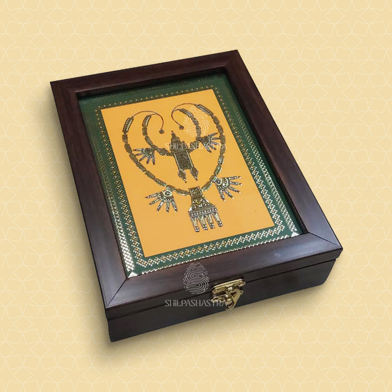 Chettinad Kaluthiru Jewel Box – Gold Foil Fibre Keepsake Box (6 × 8 Inches)