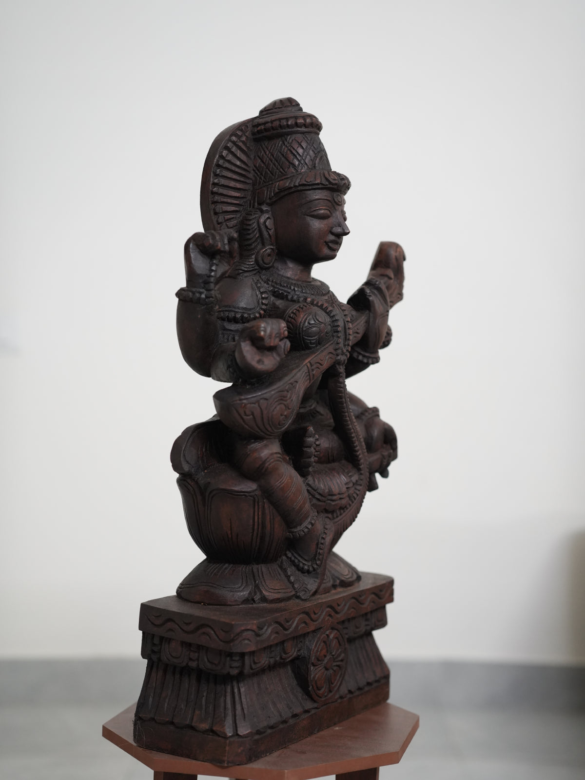 Goddess Saraswathi Idol – Traditional South Indian Art
