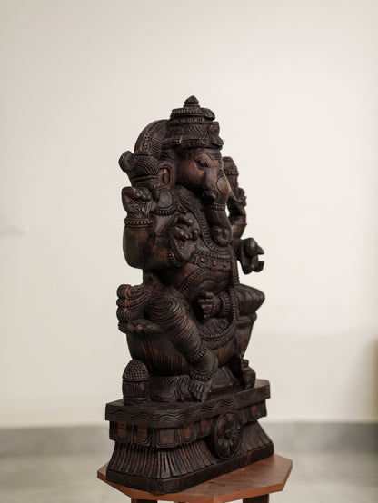 Sri Vinayaka Ganesha Idol – Handcrafted South Indian Art