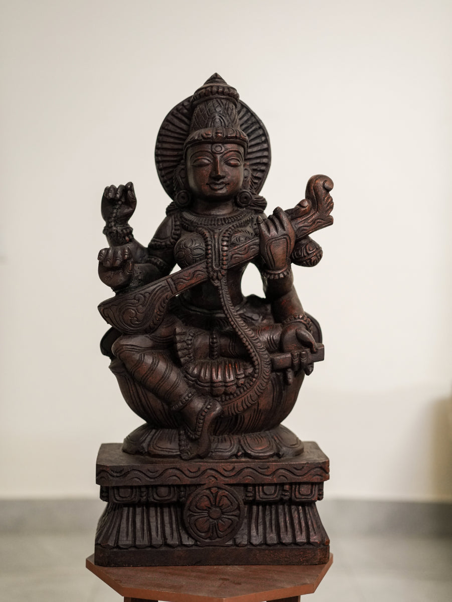 Goddess Saraswathi Idol – Traditional South Indian Art