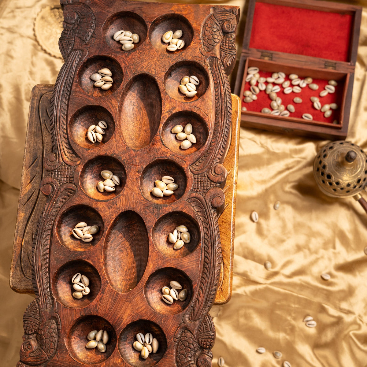 Hand Carved Rosewood Pallanguli Board with Parrot Motif – Traditional Mancala Game