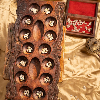 Hand Carved Rosewood Pallanguli Board with Parrot Motif – Traditional Mancala Game