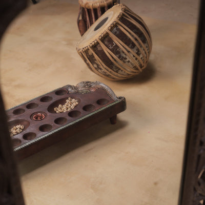 Hand Carved Mahogany Pallanguli Board with Elephant Motif & Floral Border – Traditional Mancala Game