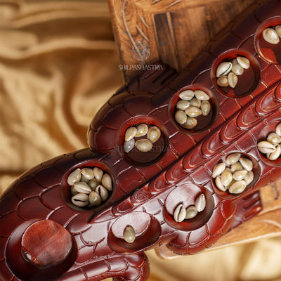Hand Carved Mahogany Pallanguzhi Board – Babiya Crocodile Heritage Game for Home Decor & Gifting