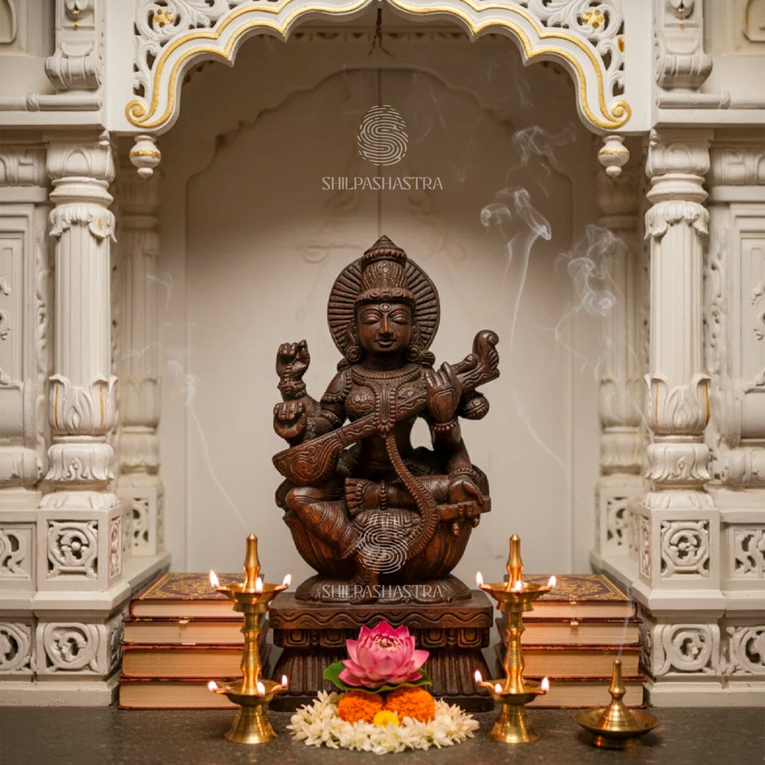 Goddess Saraswathi Idol – Traditional South Indian Art