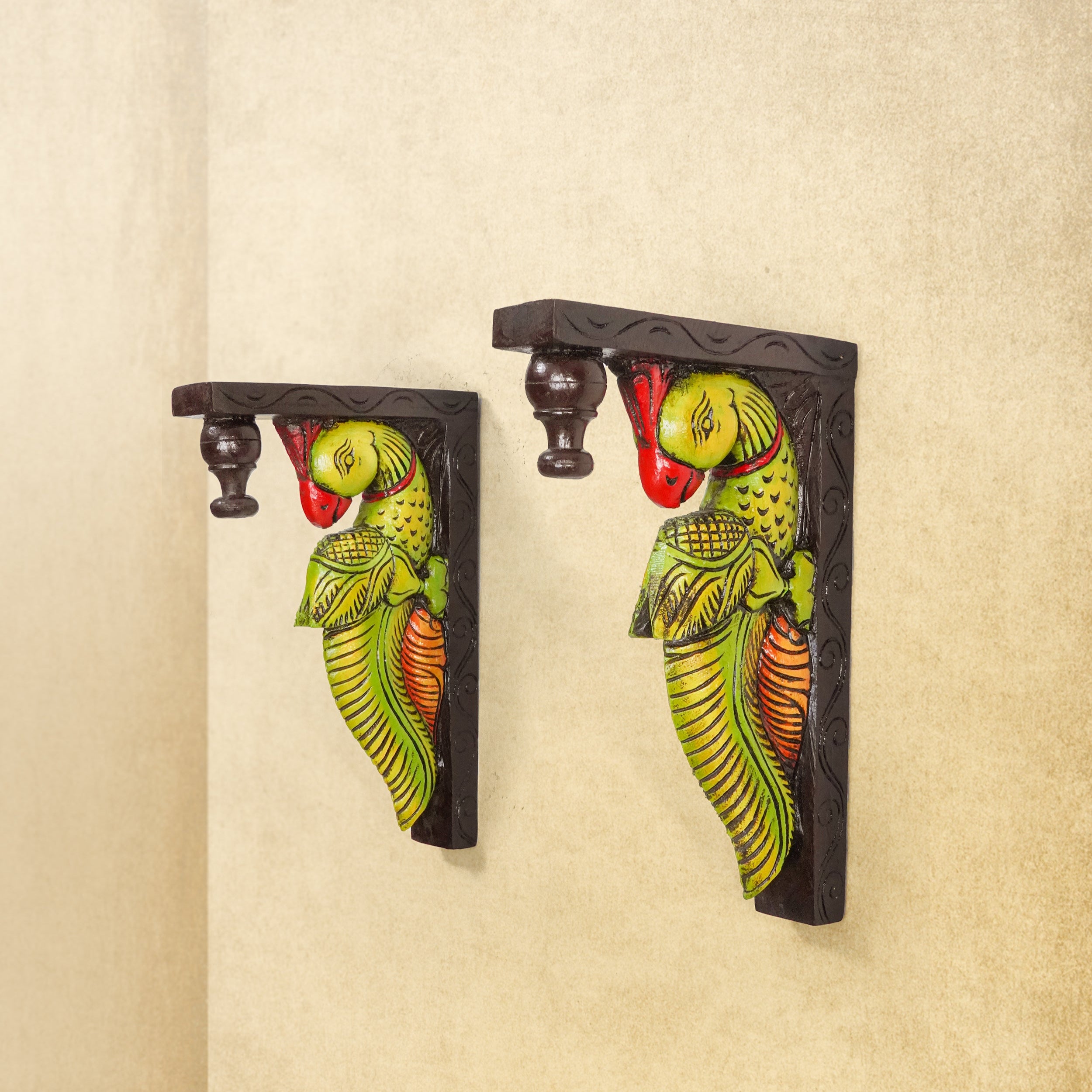 Shilpashastra_wood_scuplture_Parrot